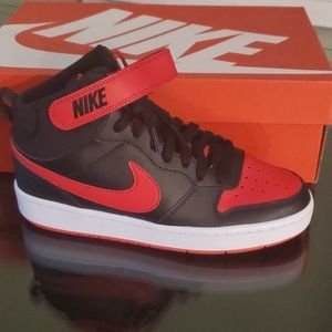 Nike court borough mid 2